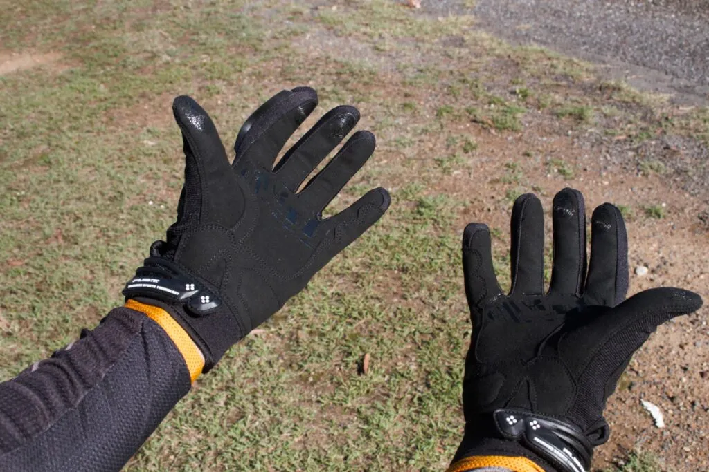 Held Backflip Gloves